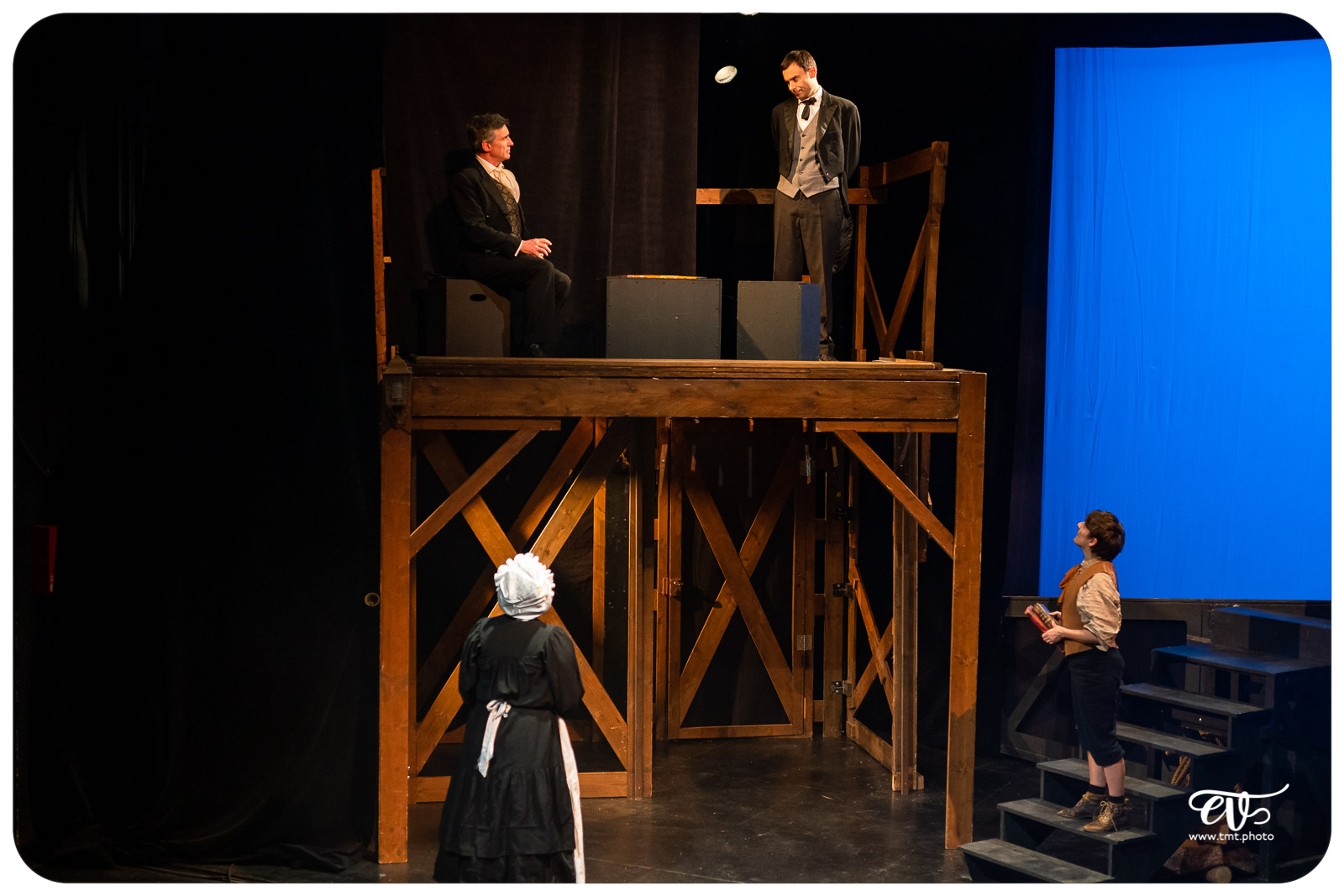 OLIVER TWIST (CIE LA MESNIE H.)